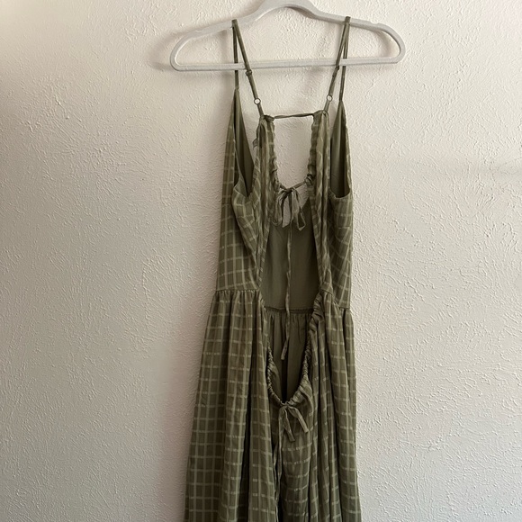 ASOS DESIGN Tiered Cami Maxi Dress with Open Back - Khaki - Picture 5 of 5